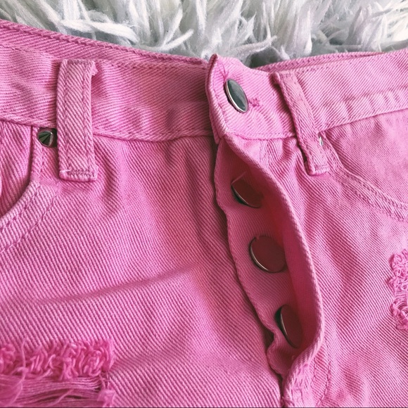 Pink High-Wasted Denim Shorts - Picture 4 of 4